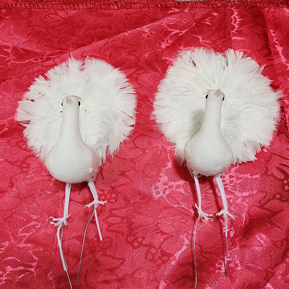 2x White Feather Plumed Peacock Bird Decorations Christmas Tree Wire Pick Stands
